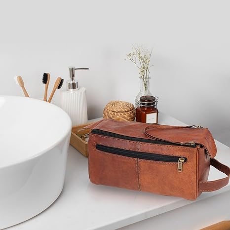 Elegant Leather Toiletry Bag Versatile Dopp Kit for Every Traveler